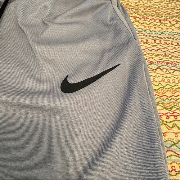 Nike Dri-Fit Grey Joggers with Elastic Waistband and Athletic Cut Size Medium - Picture 9 of 11